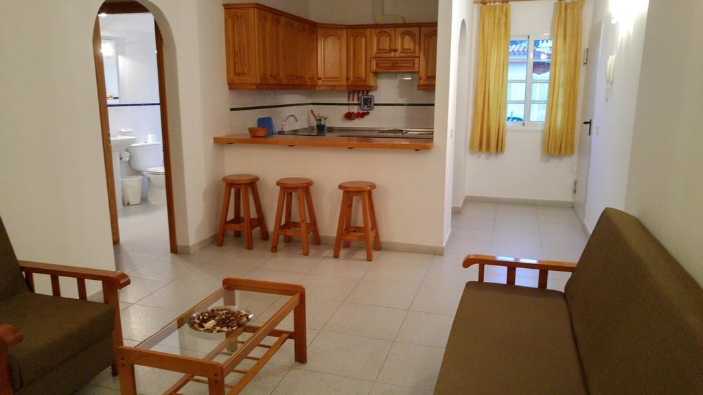 Apartamentos Martell Playa de Santiago  Exteriör bild